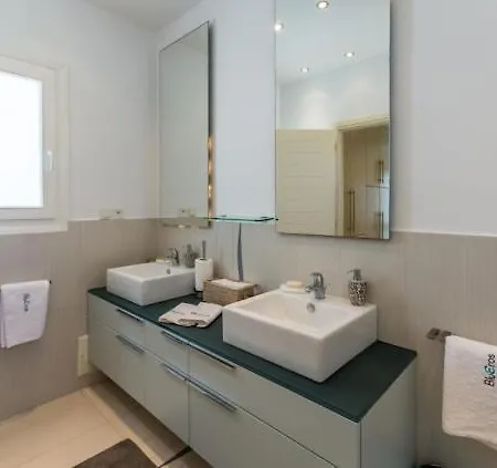 Villa Blueros Ano Syros
